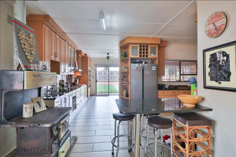 4 Bedroom Property for Sale in Heiderand Western Cape